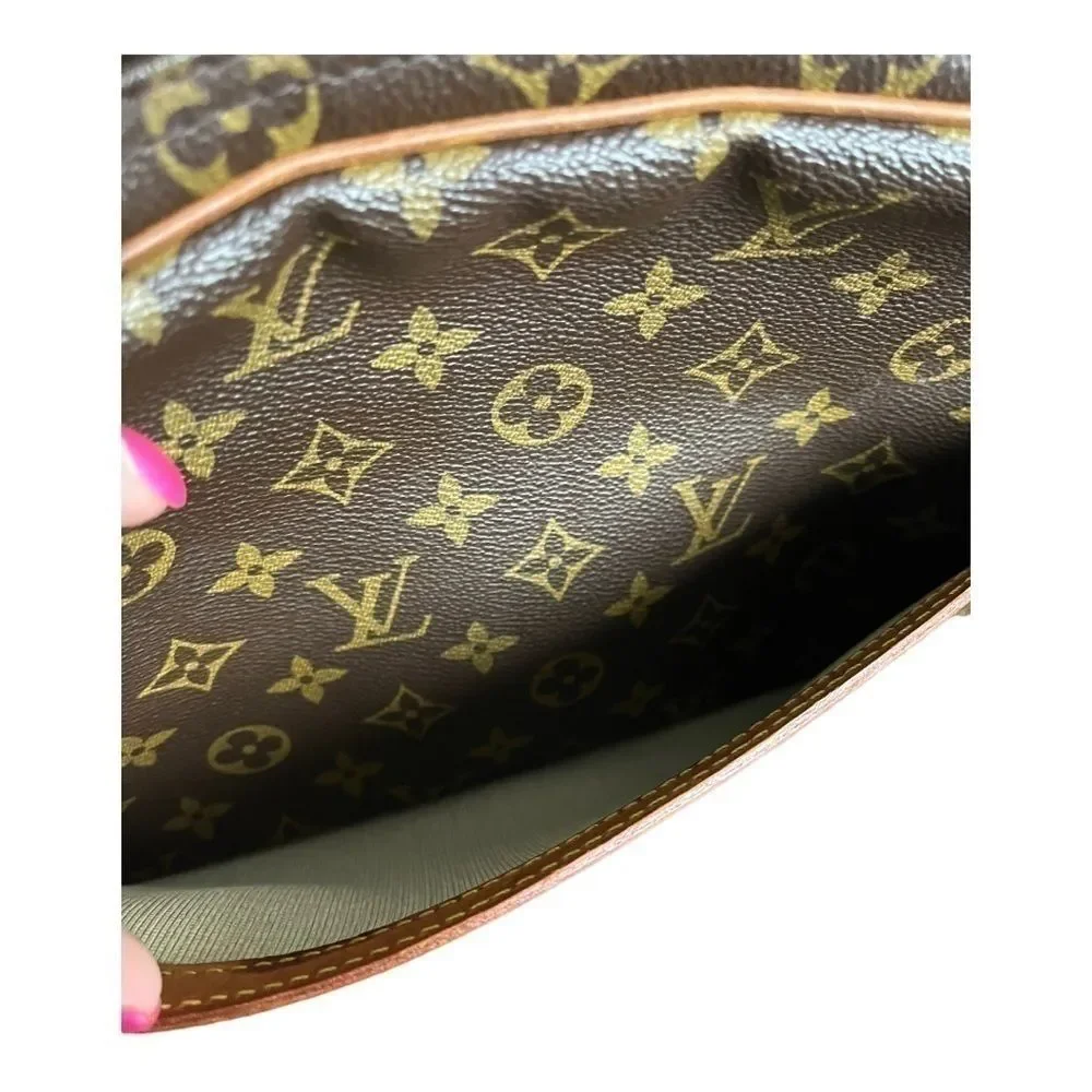 LOUIS VUITTON Monogram Reporter PM